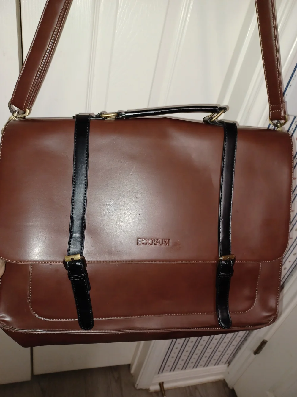 Ecosusi Brown Leather Messenger Bag with Black Straps